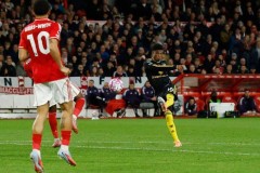 曼联2-2险平连胜终结！阵容两弱点暴露，阿莫林想争四1月必须买人