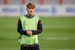 还在读高中！拜仁17岁男孩奇幻4天：2天上学+2天踢球 2场2球2破荒