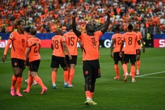 5-1！欧洲内战变惨案：FIFA第8终迎首胜 利物浦大将7分钟梅开二度